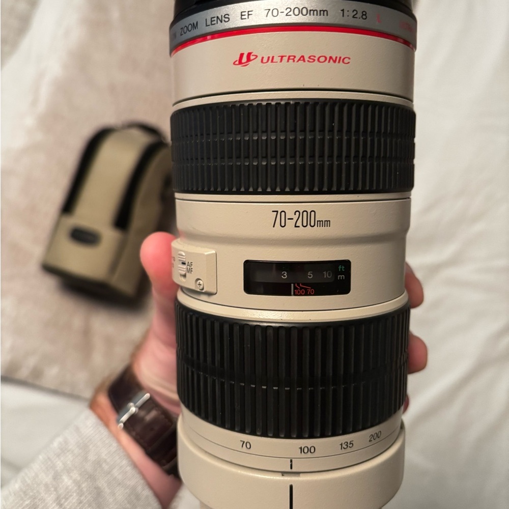 70-200mm f2.8 Camera Lens - Cream and Black